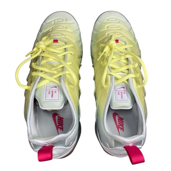 Women’s Nike Air Vapormax plus. Blue tint/fireberry. Size 11.5W. - Picture 9 of 12